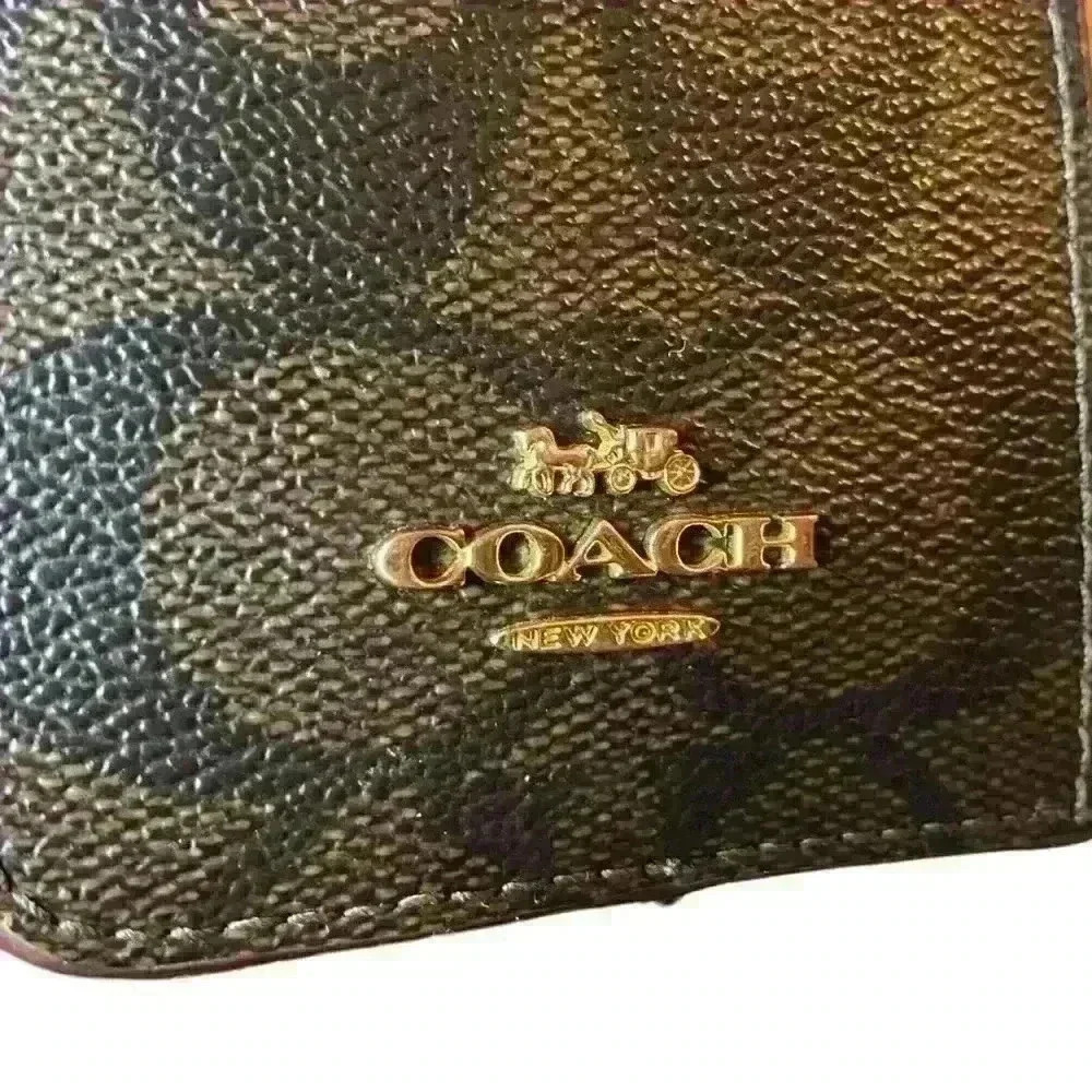 COACH Signature Zip Card Case in Mahogany/Shell Pink 3”X4” - Picture 2 of 8